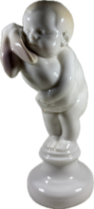 Figurka "Chłopczyk z zającem" Passau